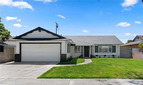 2902 W Raymar St, Santa Ana, CA, 92704-1547 | Card Image