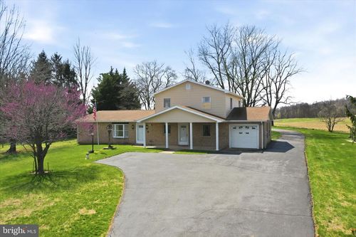 11728 White Hall Rd, Smithsburg, MD, 21783-1723 | Card Image