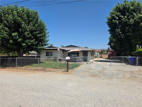 32744 Texas Dr, Yucaipa, CA, 92399-1834 | Card Image