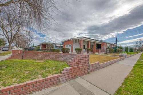255 W Hawes Ave, Fresno, CA, 93706-2904 | Card Image