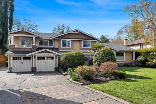 1513 Eric Rd, Saanich, BC, V8N5Y6 | Card Image