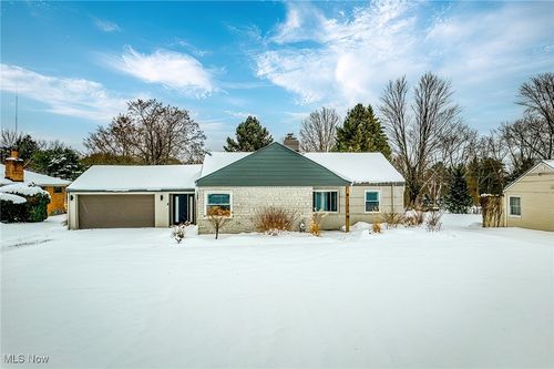 17318 Shurmer Road, Strongsville, OH, 44136 | Card Image