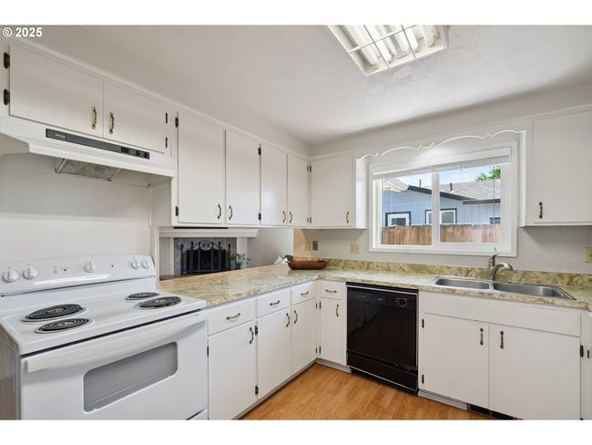 Kitchen | Image 6