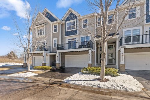 811-15570 Eagles Nest Way, Apple Valley, MN, 55124-7845 | Card Image