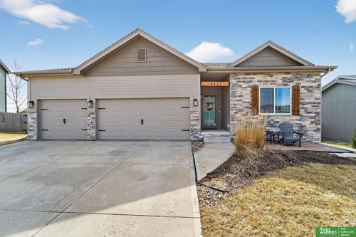 18807 Cottonwood St, Omaha, NE, 68136-1630 | Card Image