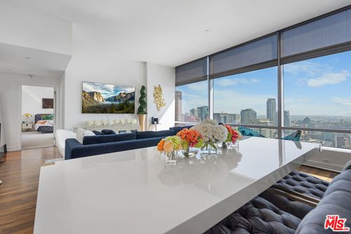 31i-900 W Olympic Blvd, LOS ANGELES, CA, 90015 | Card Image
