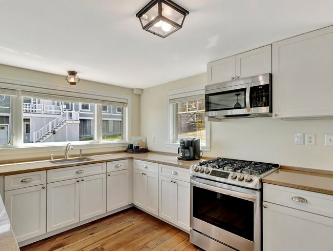 65 Holbrook Ave, House other with 1 bedrooms, 2 bathrooms and 4 parking in Hull MA | Image 9