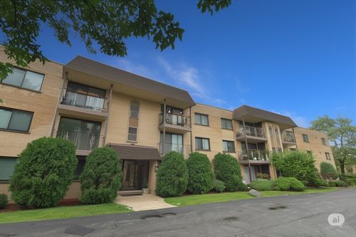apt-210-4660 N Austin Ave, Chicago, IL, 60630-3133 | Card Image