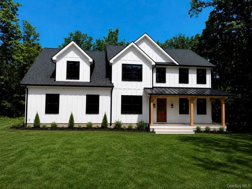 3 Elbow Ln, Highland, NY, 12528-2644 | Card Image
