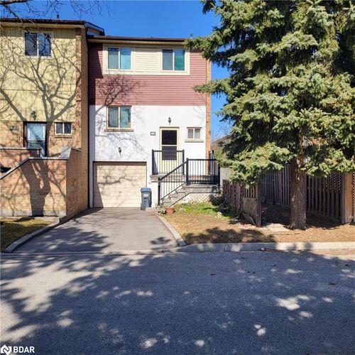 104-104 Baronwood Crt, Brampton, ON, L6V3H7 | Card Image