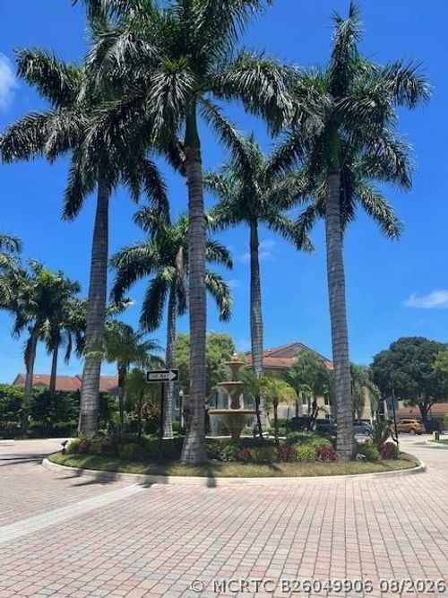 201-201 Villa Cir, Boynton Beach, FL, 33435-8905 | Card Image