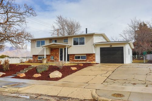 11 Quebec Cir, Tooele, UT, 84074-2445 | Card Image