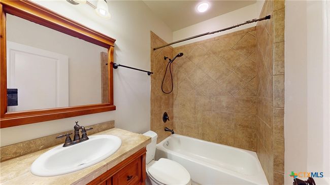 Bathroom 2 | Image 26