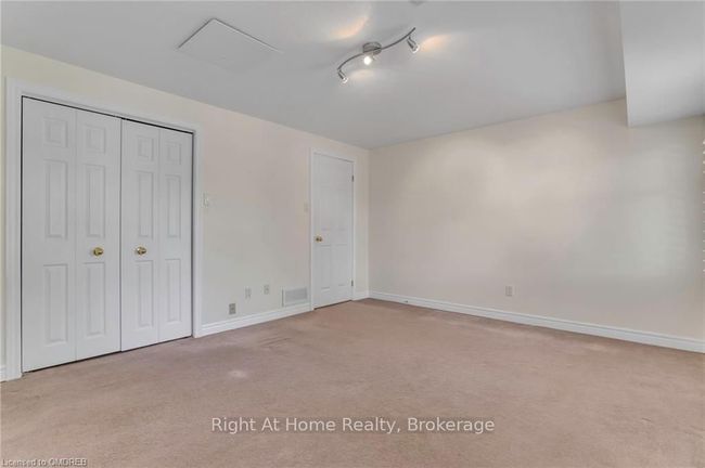 47 Morton Ave, House other with 4 bedrooms, 2 bathrooms and 4 parking in Dundas ON | Image 37