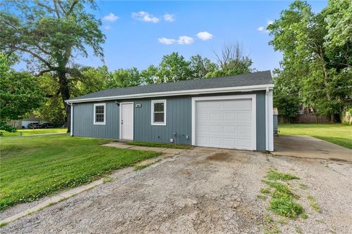 400 Wherritt Ln, Liberty, MO, 64068-9373 | Card Image