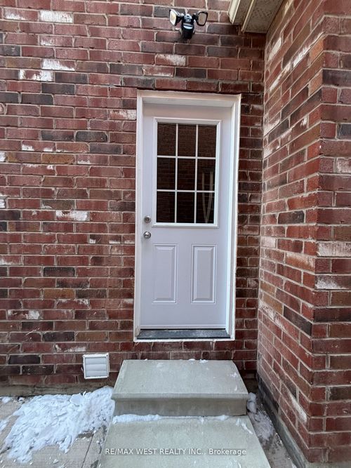 basement-unit-7 Locomotive Cres, Brampton, ON, L7A0T7 | Card Image