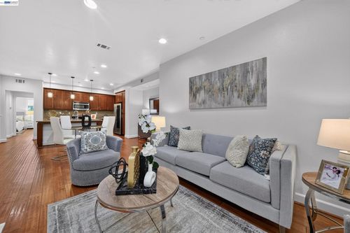 1656 Lee Way, Milpitas, CA, 95035-9011 | Card Image