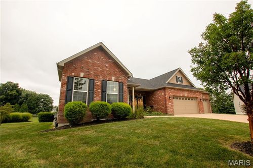 4104 Woodland Park Dr, Swansea, IL, 62226-8554 | Card Image