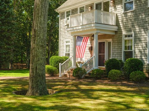 10947 N Bayview Rd, Southold, NY, 11971-4107 | Card Image