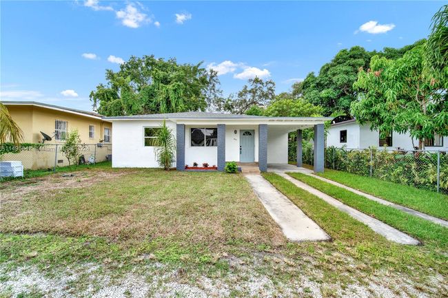 322 Ne 110th Ter, House other with 3 bedrooms, 2 bathrooms and null parking in Miami FL | Image 2