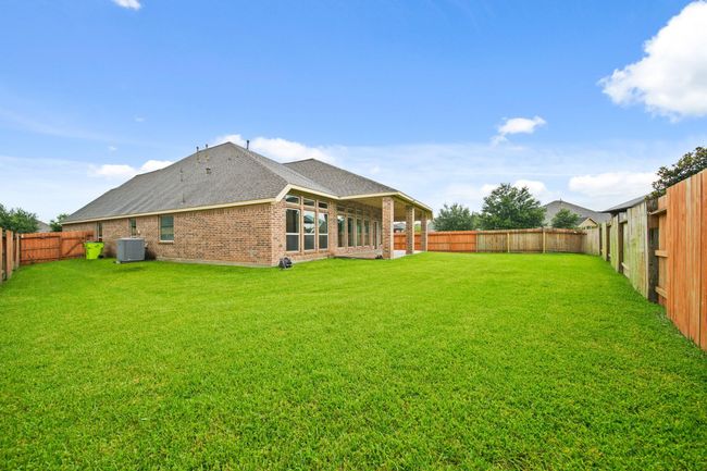 Over-sized back yard! | Image 24