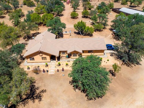 19211 Walker Basin Rd, Caliente, CA, 93518-3002 | Card Image