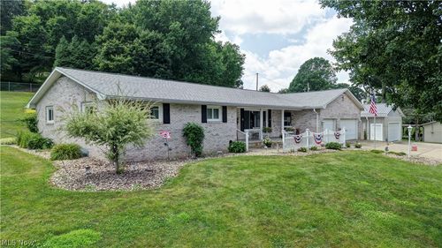 3130 Foothill Dr Se, New Philadelphia, OH, 44663-7749 | Card Image