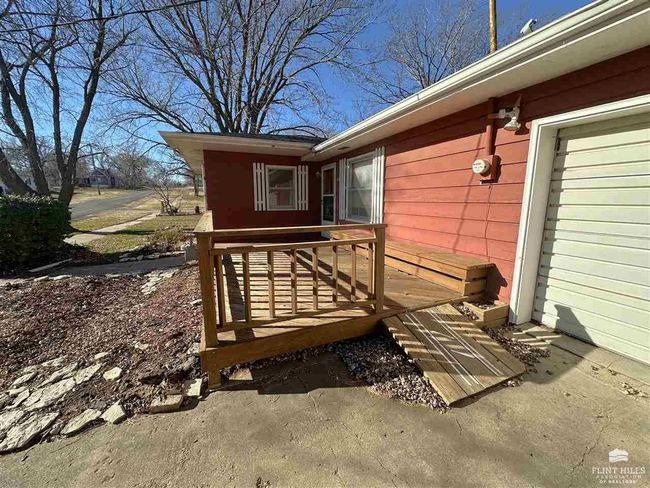 20 Pine St, House other with 3 bedrooms, 2 bathrooms and null parking in Miltonvale KS | Image 4