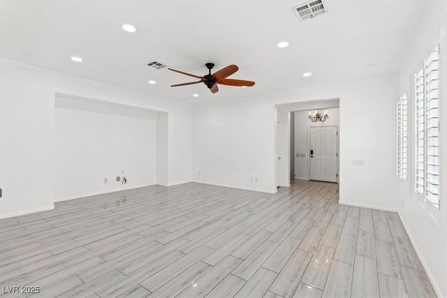 10321 Howling Coyote Ave, House other with 3 bedrooms, 3 bathrooms and null parking in Las Vegas NV | Image 7