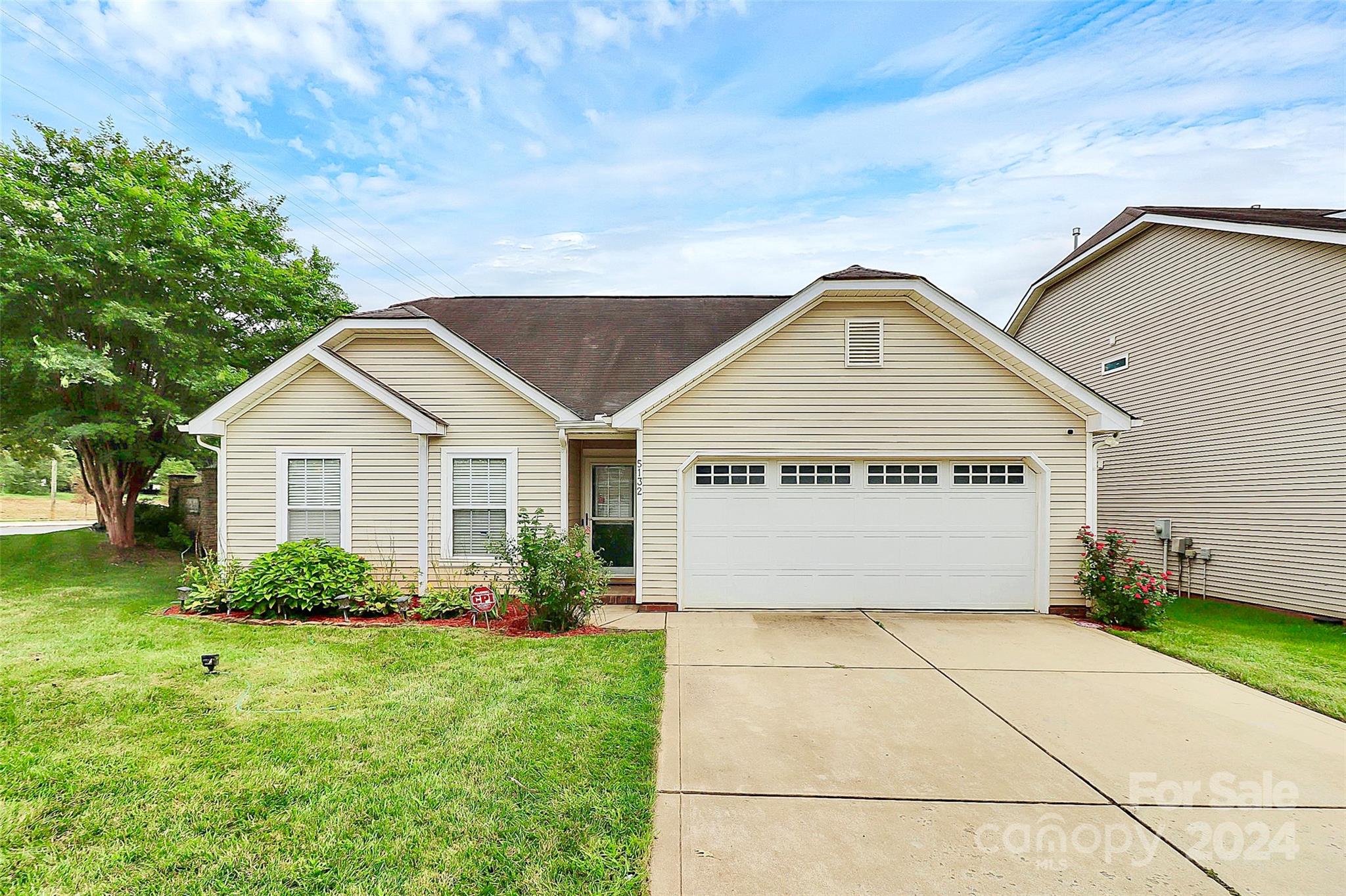 Stone Park Dr, Charlotte, NC 28269