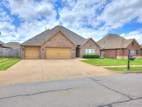 14714 Courtney Ln, Glenpool, OK, 74033-3556 | Card Image