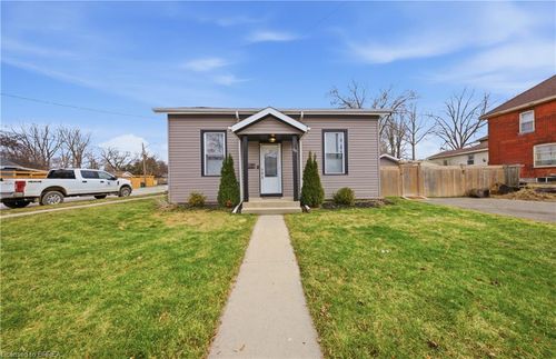 64 Richardson St, Brantford, ON, N3T1J1 | Card Image