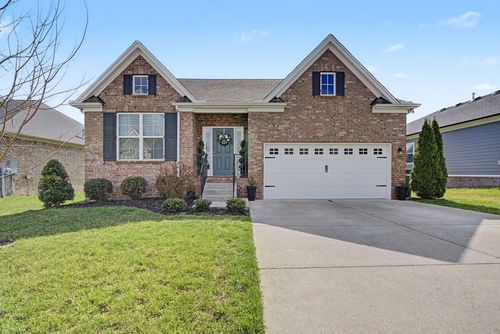 2015 Hedgelawn Dr, Lebanon, TN, 37090-1438 | Card Image