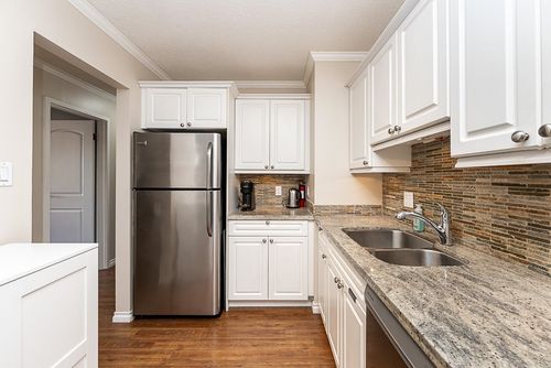 301-327 Ninth Street, New Westminster, BC, V3M3V8 | Card Image