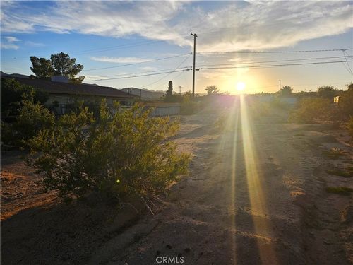 6180 Chia Ave, 29 Palms, CA, 92277-1952 | Card Image