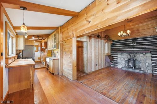 16 Allegheny Ave, West Milford, NJ, 07480-4002 | Card Image
