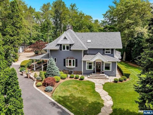 1 W Shore Rd, Bloomingdale, NJ, 07403-1418 | Card Image