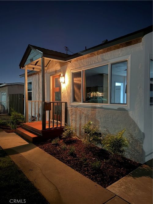 984 Fremont St, Pomona, CA, 91766-5103 | Card Image