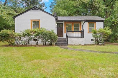 1309 Moretz Avenue, House other with 2 bedrooms, 1 bathrooms and null parking in Charlotte NC | Image 3