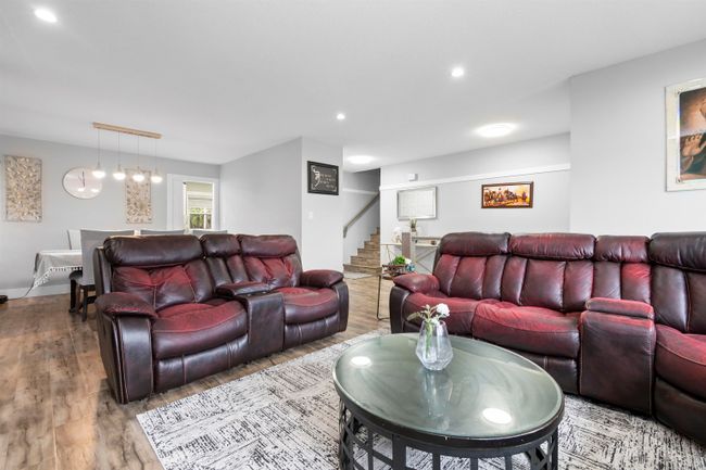 32097 Balfour Drive, House other with 4 bedrooms, 3 bathrooms and 4 parking in Abbotsford BC | Image 5