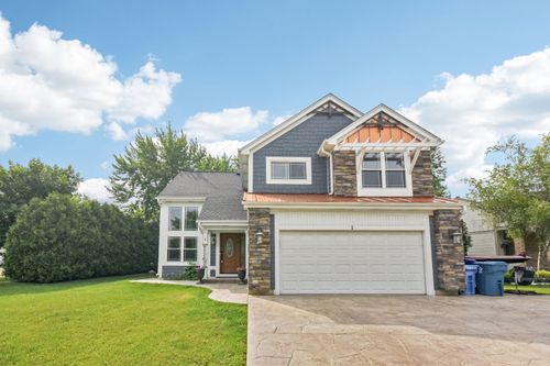 1 Churchill Ct, South Elgin, IL, 60177-2829 | Card Image