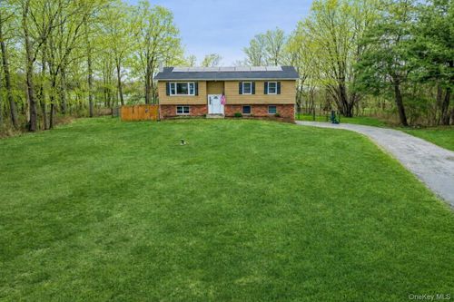 22 Valkill Dr, Poughkeepsie, NY, 12601-6312 | Card Image