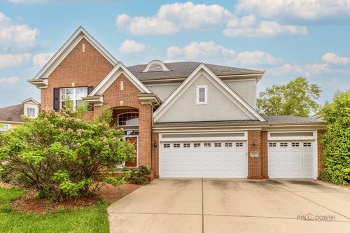 332 Colonial Dr, Vernon Hills, IL, 60061-3819 | Card Image