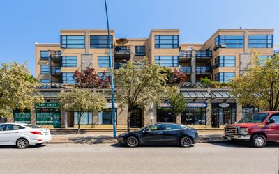 210 - 124 W 3rd St, Condo with 2 bedrooms, 2 bathrooms and 1 parking in North Vancouver BC | Image 1