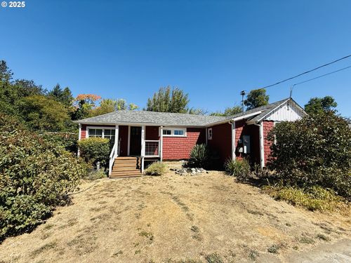 825 Ne Short St, Myrtle Creek, OR, 97457-9014 | Card Image