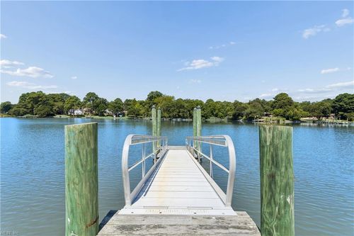 557 Westport St, Norfolk, VA, 23505-3904 | Card Image