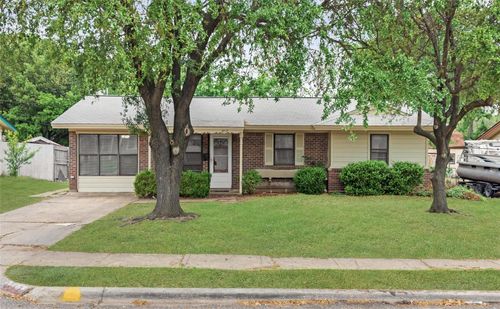 2717 Wesleyan Dr, Irving, TX, 75062-7197 | Card Image