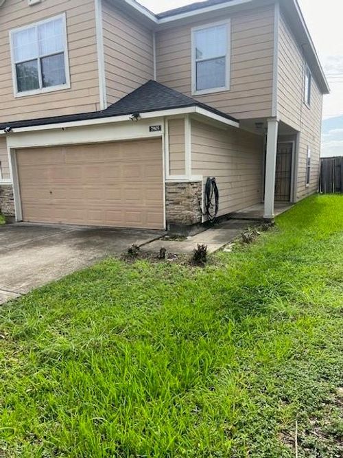 7903 Dairy View Ln, Houston, TX, 77072-5666 | Card Image