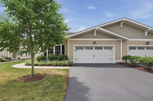 60-60 Rogerson Xing, Uxbridge, MA, 01569-1234 | Card Image