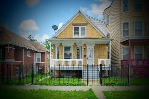 5029 W Superior St, Chicago, IL, 60644-1213 | Card Image